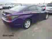 2013 Hyundai Sonata GLS z VIN 5NPEB4AC8DH599626, wystawiony jako IAAI lot #43401873 z przebiegiem 65 097 mil mil oraz . Historia ofert i sprzedaży dostępna na DreamBid. Obrazek 4.