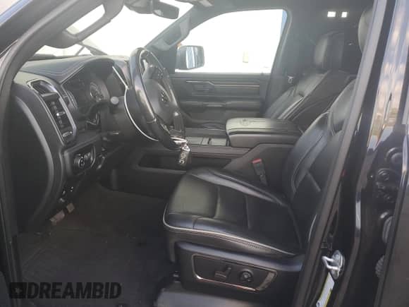 2022 Ram 1500 Limited z VIN 1C6SRFHT4NN337790, wystawiony jako Copart lot #83919165 z przebiegiem 93 470 mil mil oraz Czysty tytuł • Clean title. Historia ofert i sprzedaży dostępna na DreamBid. Obrazek 7.