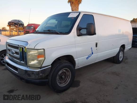 2008 Ford Econoline Cargo Commercial z VIN 1FTNS24L18DA11772, wystawiony jako IAAI lot #41025371 z przebiegiem 223 532 mil mil oraz . Historia ofert i sprzedaży dostępna na DreamBid. Obrazek 2.