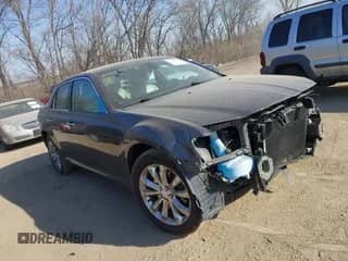 2018 Chrysler 300 Limited z VIN 2C3CCAKG9JH160190, wystawiony jako IAAI lot #41761424 z przebiegiem 96 610 mil mil oraz . Historia ofert i sprzedaży dostępna na DreamBid. Obrazek 1.