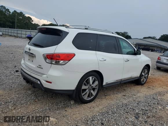2014 Nissan Pathfinder Platinum with VIN 5N1AR2MM1EC652114, listed as a Copart auction lot 66991445 with 155,936 mi miles and Salvage title. Bid and sale history available at DreamBid. Image 3.