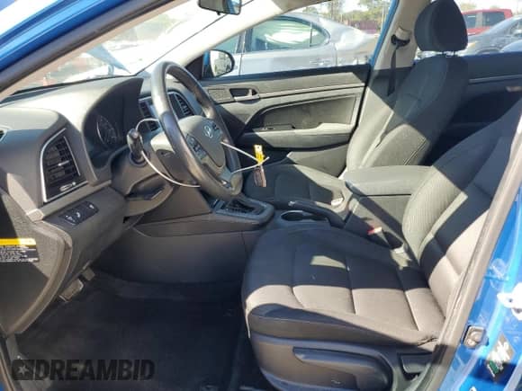 2017 Hyundai Elantra Limited z VIN KMHD84LF2HU089071, wystawiony jako Copart lot #87429895 z przebiegiem 171 318 mil mil oraz Szkoda całkowita • Salvage title. Historia ofert i sprzedaży dostępna na DreamBid. Obrazek 7.