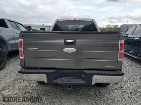 2012 Ford F-150 XL z VIN 1FTFX1EF0CFA32828, wystawiony jako Copart lot #83831125 z przebiegiem 140 814 mil mil oraz Czysty tytuł • Clean title. Historia ofert i sprzedaży dostępna na DreamBid. Obrazek 6.