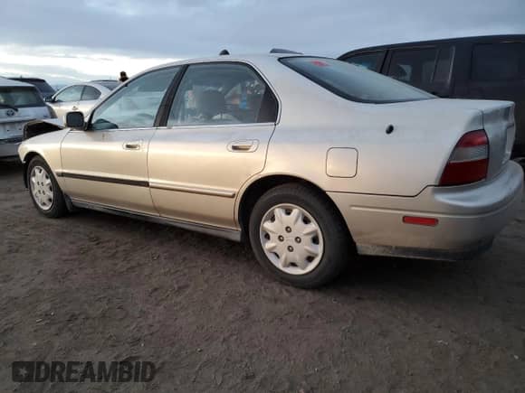 1995 Honda Accord LX z VIN 1HGCD5638SA151859, wystawiony jako Copart lot #85007704 z przebiegiem 137 901 mil mil oraz Szkoda całkowita • Salvage title. Historia ofert i sprzedaży dostępna na DreamBid. Obrazek 2.