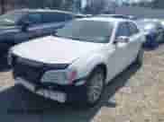 2011 Chrysler 300 C z VIN 2C3CA6CT6BH592462, wystawiony jako IAAI lot #41908913 z przebiegiem 178 000 mil mil oraz . Historia ofert i sprzedaży dostępna na DreamBid. Obrazek 17.