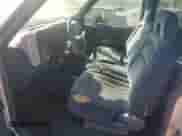 1994 Chevrolet Silverado 2500 с VIN 2GCFK29K2R1151623, выставлен на аукционе Copart как лот 61774945 с пробегом 174 838 миль миль и Чистый • Clean title. История ставок и продаж доступна на DreamBid. Изображение 7.