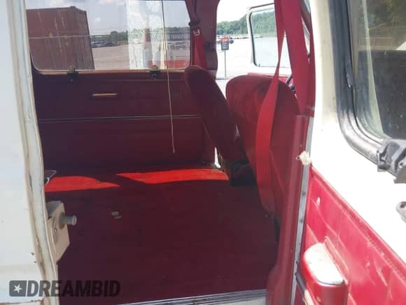 1988 Ford Econoline Cargo с VIN 1FMEE11N3JHA24587, выставлен на аукционе IAAI как лот 42960070 с пробегом 222 906 миль миль и . История ставок и продаж доступна на DreamBid. Изображение 8.