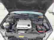 2005 Toyota Camry LE z VIN 4T1BF30K35U604602, wystawiony jako IAAI lot #43415458 z przebiegiem 217 265 mil mil oraz . Historia ofert i sprzedaży dostępna na DreamBid. Obrazek 10.