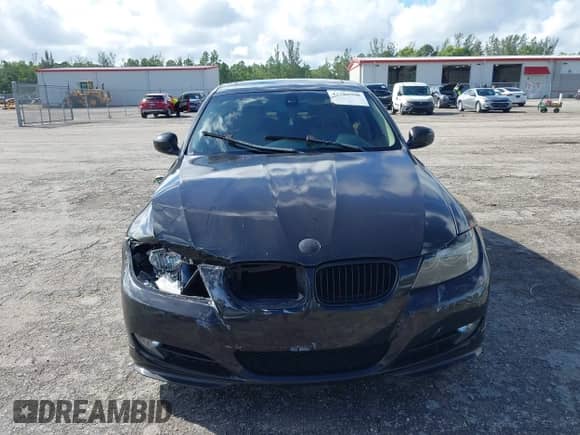 2009 BMW 3 Series 328i z VIN WBAPH73539E127636, wystawiony jako IAAI lot #43388990 z przebiegiem 117 602 mil mil oraz . Historia ofert i sprzedaży dostępna na DreamBid. Obrazek 12.