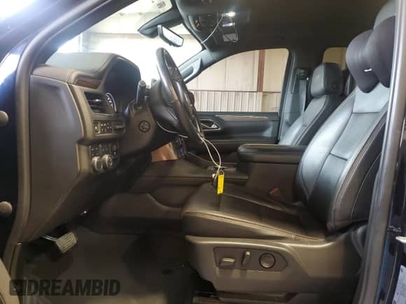 2021 Chevrolet Suburban High Country z VIN 1GNSKGKL3MR133976, wystawiony jako Copart lot #63574075 z przebiegiem 94 047 mil mil oraz Szkoda całkowita • Salvage title. Historia ofert i sprzedaży dostępna na DreamBid. Obrazek 7.