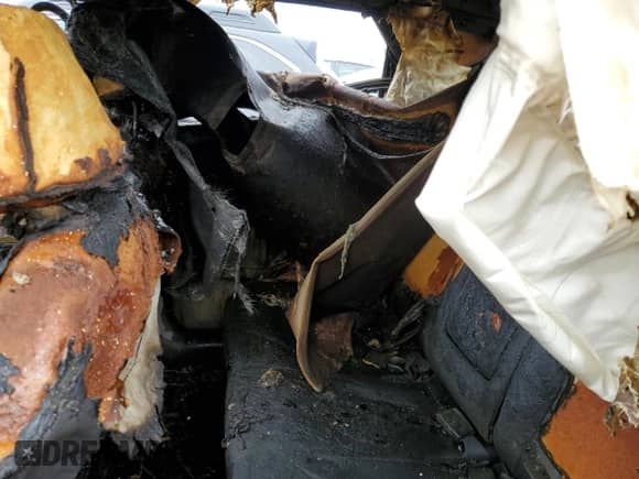 2015 Hyundai Tucson Limited z VIN KM8JUCAG5FU000417, wystawiony jako Copart lot #61836685 z przebiegiem Nie podano mil oraz Szkoda całkowita • Salvage title. Historia ofert i sprzedaży dostępna na DreamBid. Obrazek 10.