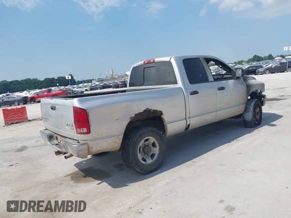 2003 Dodge 2500 ST с VIN 3D7KU28D23G704657, выставлен на аукционе IAAI как лот 42641816 с пробегом Не указан миль и . История ставок и продаж доступна на DreamBid. Изображение 4.