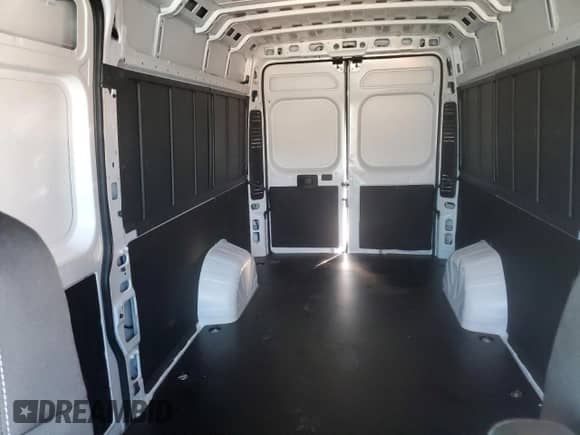 2024 Ram ProMaster Cargo SLT z VIN 3C6MRVJG8RE130829, wystawiony jako Copart lot #81196805 z przebiegiem 3 831 mil mil oraz Szkoda całkowita • Salvage title. Historia ofert i sprzedaży dostępna na DreamBid. Obrazek 10.