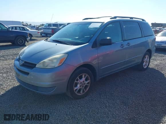 2005 Toyota Sienna LE with VIN 5TDBA23CX5S030571, listed as a IAAI auction lot 43033019 with 219,453 mi miles and . Bid and sale history available at DreamBid. Image 2.
