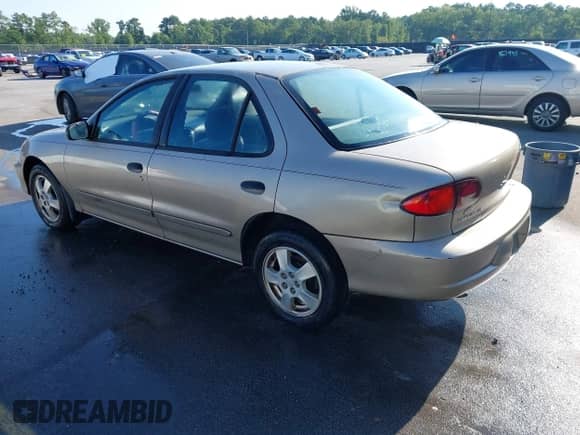 2002 Chevrolet Cavalier LS с VIN 1G1JF524727490987, выставлен на аукционе IAAI как лот 42723661 с пробегом 131 237 миль миль и . История ставок и продаж доступна на DreamBid. Изображение 3.
