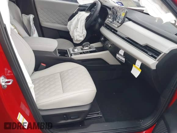 2024 Mitsubishi Outlander SEL с VIN JA4J4WA85RZ081905, выставлен на аукционе IAAI как лот 42488076 с пробегом 4 921 миль миль и . История ставок и продаж доступна на DreamBid. Изображение 5.