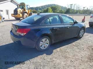 2016 Chevrolet Cruze LS z VIN 1G1PC5SG1G7158788, wystawiony jako IAAI lot #43416231 z przebiegiem 114 669 mil mil oraz . Historia ofert i sprzedaży dostępna na DreamBid. Obrazek 4.