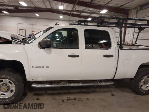 2009 Chevrolet Silverado 2500HD LT с VIN 1GCHK53699F182527, выставлен на аукционе IAAI как лот 43125416 с пробегом 217 305 миль миль и . История ставок и продаж доступна на DreamBid. Изображение 15.