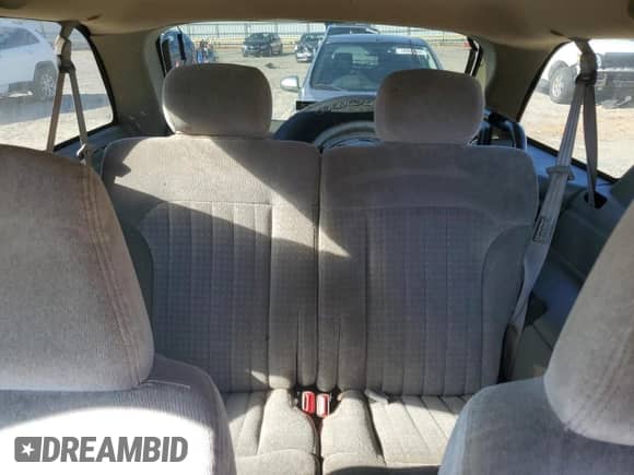 2001 Chevrolet Blazer LS с VIN 1GNCT18W61K145060, выставлен на аукционе Copart как лот 71013154 с пробегом 223 041 миль миль и Списание • Salvage title. История ставок и продаж доступна на DreamBid. Изображение 10.