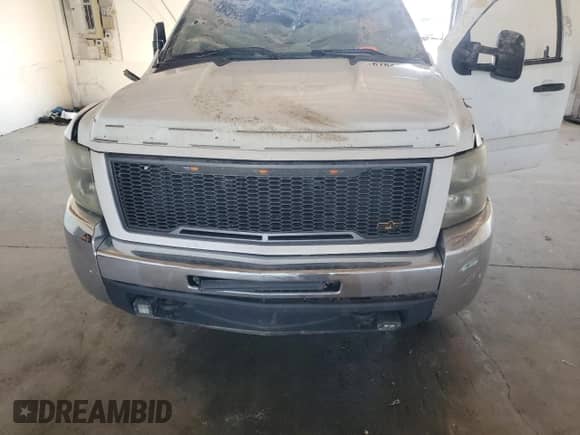 2008 Chevrolet Silverado 2500HD Work Truck с VIN 1GCHK23688F117164, выставлен на аукционе Copart как лот 67840305 с пробегом Не указан миль и Списание • Salvage title. История ставок и продаж доступна на DreamBid. Изображение 11.