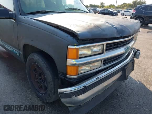 1997 Chevrolet Silverado 1500 with VIN 2GCEC19R5V1278473, listed as a IAAI auction lot 43271055 with 307,129 mi miles and . Bid and sale history available at DreamBid. Image 17.