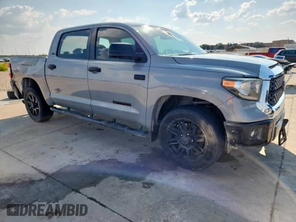 2021 Toyota Tundra SR5 с VIN 5TFEY5F15MX272522, выставлен на аукционе Copart как лот 80730365 с пробегом 137 718 миль миль и Чистый • Clean title. История ставок и продаж доступна на DreamBid. Изображение 4.