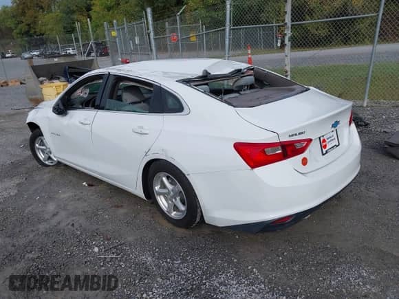 2018 Chevrolet Malibu LS z VIN 1G1ZB5ST7JF277595, wystawiony jako IAAI lot #43289380 z przebiegiem 62 729 mil mil oraz . Historia ofert i sprzedaży dostępna na DreamBid. Obrazek 3.