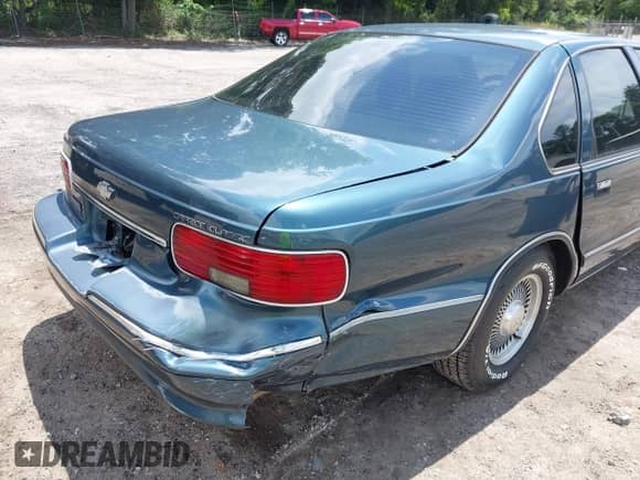 1996 Chevrolet Caprice 1SA Special Value с VIN 1G1BL52P2TR156203, выставлен на аукционе IAAI как лот 42406399 с пробегом 65 914 миль миль и . История ставок и продаж доступна на DreamBid. Изображение 6.