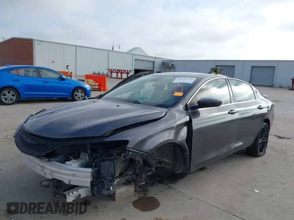 2015 Chrysler 200 LX с VIN 1C3CCCFB4FN560845, выставлен на аукционе IAAI как лот 42513171 с пробегом 83 886 миль миль и . История ставок и продаж доступна на DreamBid. Изображение 2.