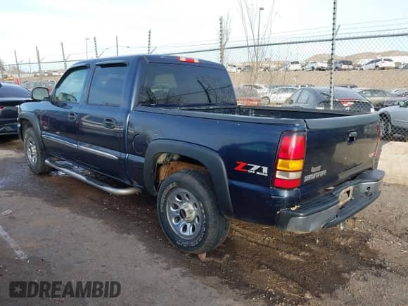 2005 GMC Sierra 1500 SLE with VIN 2GTEK13T651211968, listed as a IAAI auction lot 41049283 with 358,859 mi miles and . Bid and sale history available at DreamBid. Image 15.