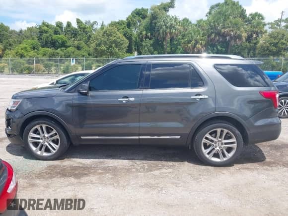 2017 Ford Explorer Limited z VIN 1FM5K7FH1HGC08571, wystawiony jako IAAI lot #43005663 z przebiegiem 72 744 mil mil oraz . Historia ofert i sprzedaży dostępna na DreamBid. Obrazek 14.