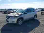 2010 Volkswagen Tiguan с VIN WVGBV9AX0AW536452, выставлен на аукционе IAAI как лот 42174637 с пробегом 180 465 миль миль и . История ставок и продаж доступна на DreamBid. Изображение 2.