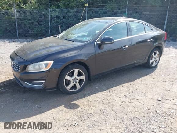 2014 Volvo S60 T5 с VIN YV1612FSXE1290190, выставлен на аукционе IAAI как лот 43382498 с пробегом 174 424 миль миль и . История ставок и продаж доступна на DreamBid. Изображение 2.