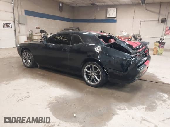 2021 Dodge Challenger SXT z VIN 2C3CDZGG6MH611360, wystawiony jako IAAI lot #41405412 z przebiegiem 28 292 mil mil oraz . Historia ofert i sprzedaży dostępna na DreamBid. Obrazek 3.