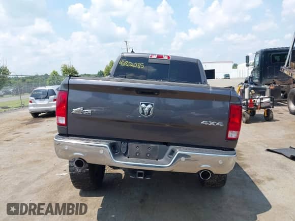 2018 Ram 1500 Big Horn z VIN 1C6RR7LT9JS335783, wystawiony jako IAAI lot #42812085 z przebiegiem 91 239 mil mil oraz . Historia ofert i sprzedaży dostępna na DreamBid. Obrazek 17.