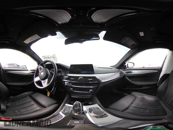 2019 BMW 5 Series 530e с VIN WBAJA9C52KB388172, выставлен на аукционе IAAI как лот 42518505 с пробегом Не указан миль и . История ставок и продаж доступна на DreamBid. Изображение 18.