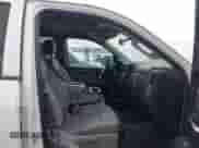 2019 Chevrolet Silverado 1500 Work Truck z VIN 2GCRCNEC3K1122079, wystawiony jako IAAI lot #41654522 z przebiegiem 139 040 mil mil oraz . Historia ofert i sprzedaży dostępna na DreamBid. Obrazek 5.