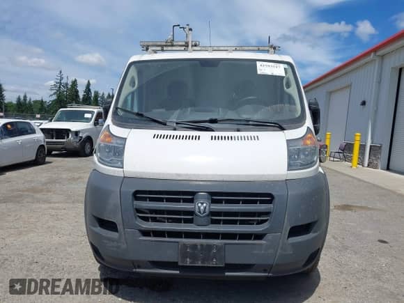 2018 Ram ProMaster Cargo z VIN 3C6TRVNG2JE142095, wystawiony jako IAAI lot #42593517 z przebiegiem 209 360 mil mil oraz . Historia ofert i sprzedaży dostępna na DreamBid. Obrazek 12.