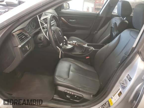 2015 BMW 4 Series 428i xDrive z VIN WBA4C9C52FD330483, wystawiony jako Copart lot #67204605 z przebiegiem 117 400 mil mil oraz Czysty tytuł • Clean title. Historia ofert i sprzedaży dostępna na DreamBid. Obrazek 7.