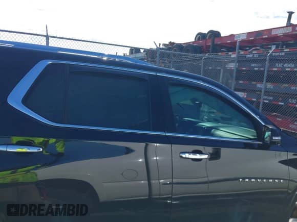 2018 Chevrolet Traverse High Country with VIN 1GNEVKKW5JJ102353, listed as a IAAI auction lot 43124176 with 110,000 mi miles and . Bid and sale history available at DreamBid. Image 13.