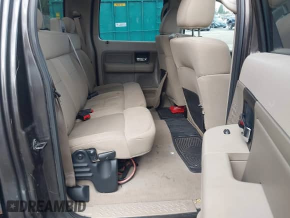 2005 Ford F-150 XLT z VIN 1FTPW14545FB16234, wystawiony jako IAAI lot #43503270 z przebiegiem 154 800 mil mil oraz . Historia ofert i sprzedaży dostępna na DreamBid. Obrazek 8.