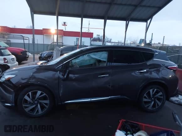 2016 Nissan Murano Platinum with VIN 5N1AZ2MH2GN157060, listed as a IAAI auction lot 41355505 with 110,668 mi miles and . Bid and sale history available at DreamBid. Image 14.
