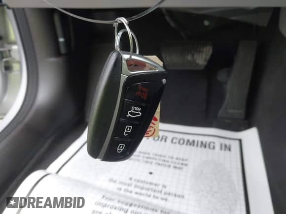 2015 Hyundai Genesis 3.8L с VIN KMHGN4JE2FU101085, выставлен на аукционе IAAI как лот 42312927 с пробегом 28 615 миль миль и . История ставок и продаж доступна на DreamBid. Изображение 11.