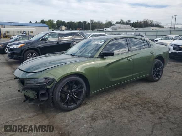 2018 Dodge Charger SXT with VIN 2C3CDXBG2JH272541, listed as a Copart auction lot 81704255 with 64,647 mi miles and Salvage title. Bid and sale history available at DreamBid. Image 1.