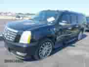 2014 Cadillac Escalade ESV Luxury с VIN 1GYS4HEF6ER130936, выставлен на аукционе IAAI как лот 42232487 с пробегом 156 967 миль миль и . История ставок и продаж доступна на DreamBid. Изображение 17.