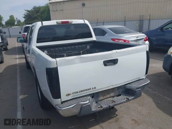 2005 Chevrolet Colorado 1SC LS Z85 z VIN 1GCCS136258113504, wystawiony jako IAAI lot #42160678 z przebiegiem 377 555 mil mil oraz . Historia ofert i sprzedaży dostępna na DreamBid. Obrazek 6.