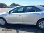 2013 Toyota Camry LE z VIN 4T1BD1FK7DU091564, wystawiony jako IAAI lot #43095022 z przebiegiem 103 132 mil mil oraz . Historia ofert i sprzedaży dostępna na DreamBid. Obrazek 14.