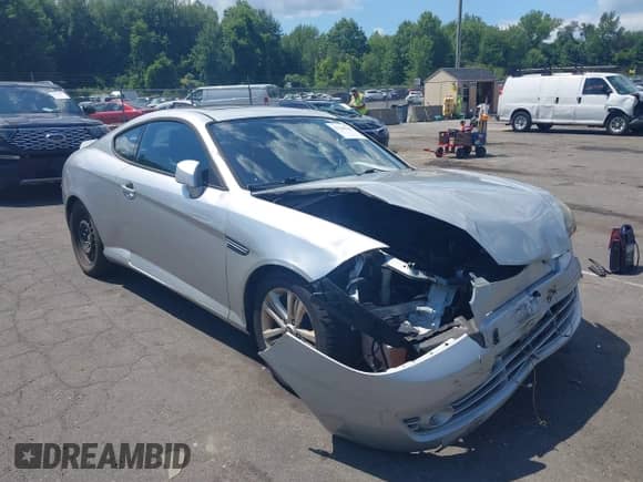 2008 Hyundai Tiburon GS с VIN KMHHM66D58U288179, выставлен на аукционе IAAI как лот 42786765 с пробегом 105 691 миль миль и . История ставок и продаж доступна на DreamBid. Изображение 1.