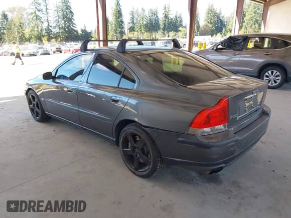 2004 Volvo S60 R с VIN YV1RH52YX42351678, выставлен на аукционе IAAI как лот 43316913 с пробегом 231 995 миль миль и . История ставок и продаж доступна на DreamBid. Изображение 3.
