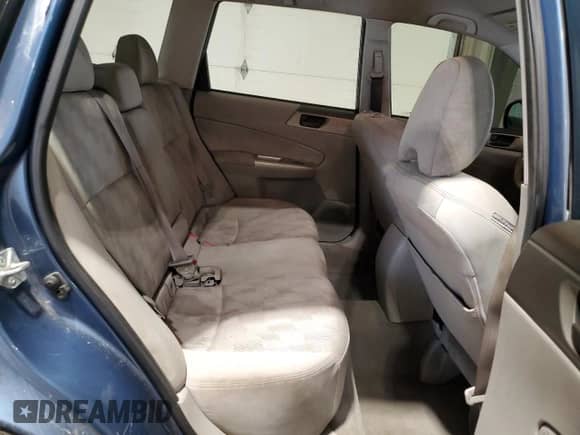 2009 Subaru Forester X z VIN JF2SH61669G723834, wystawiony jako Copart lot #63136705 z przebiegiem 90 714 mil mil oraz Czysty tytuł • Clean title. Historia ofert i sprzedaży dostępna na DreamBid. Obrazek 11.